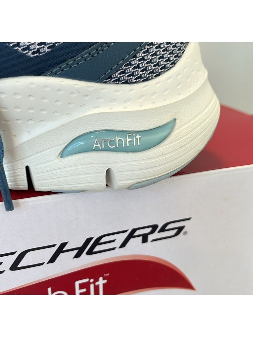 Skechers Arch Fit Shoes - Picture 3 of 11